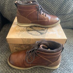 NJX boys Boots size 4